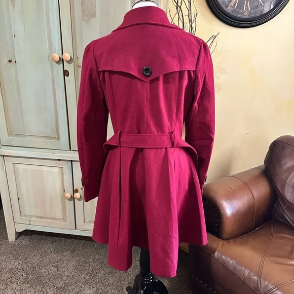 Women's Double-Breasted Red Trench Coat - Picture 4 of 6